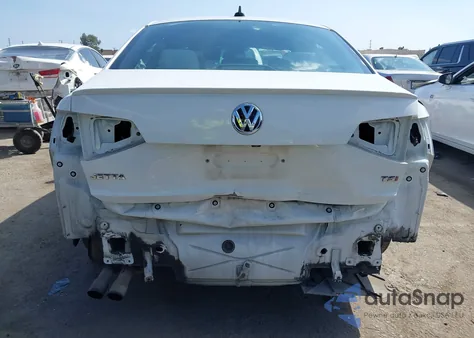 2016 Volkswagen Jetta 1.8T Sport z USA, uszkodzony, nr VIN 3VWD17AJ4GM331845